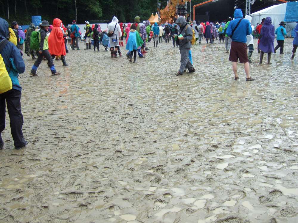 オレンジコートは他のステージより泥が深い。