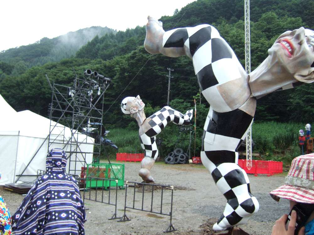 入れないことになっています。