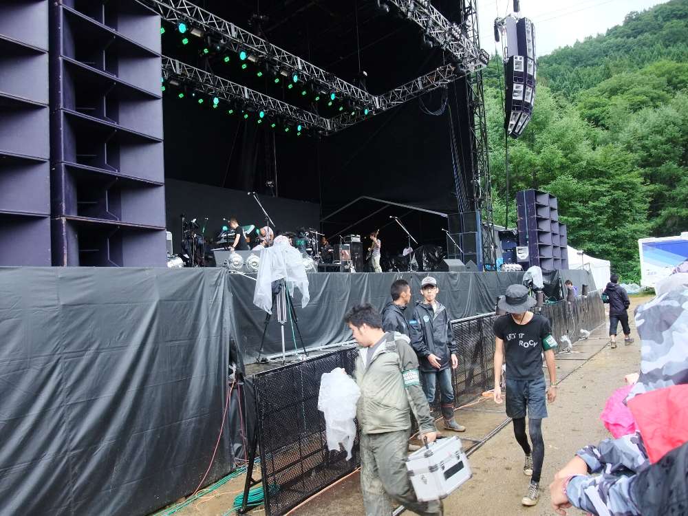 かなりスペースが空いています。