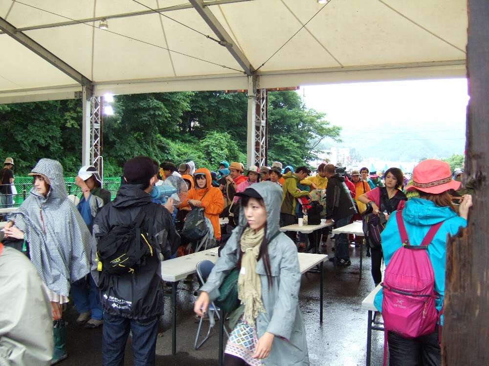 入場ゲートの内側から。