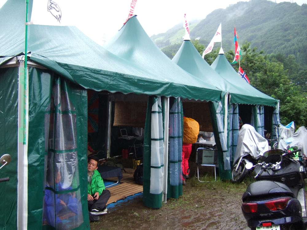 駐輪場の休憩所。