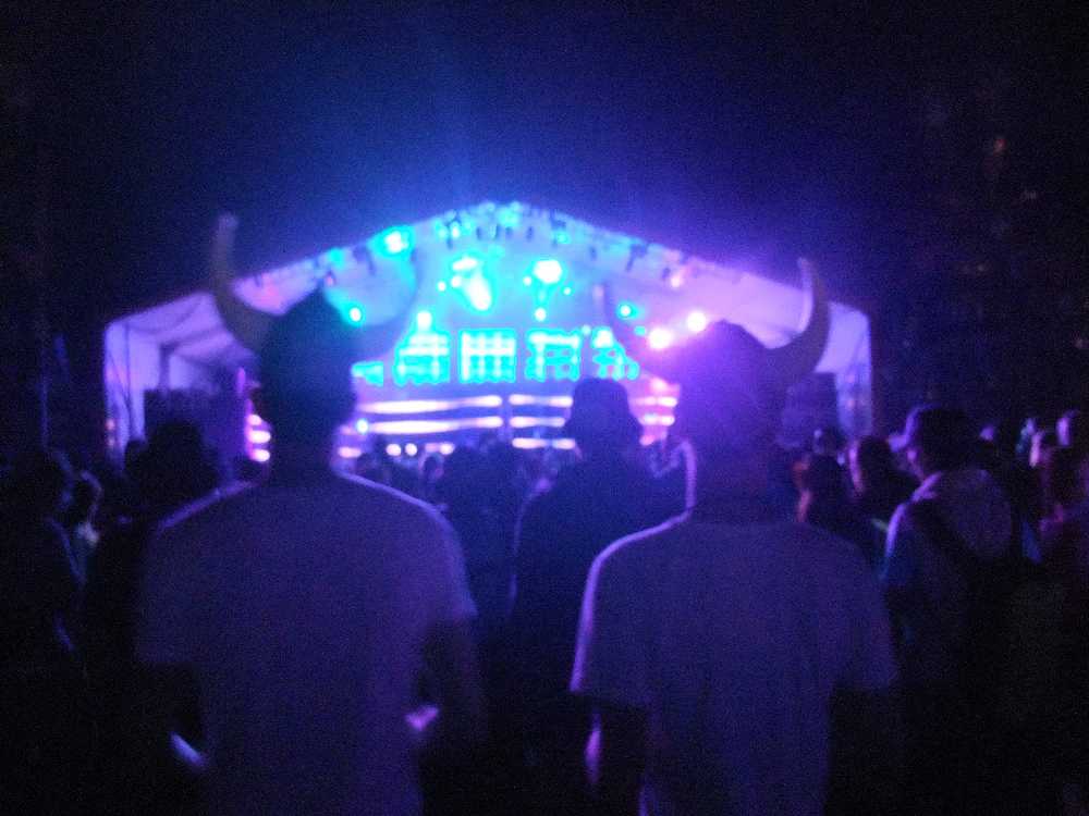 昨年もいたバイキング風外国人。