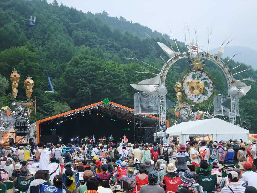 客が多いときのオレンジコート。