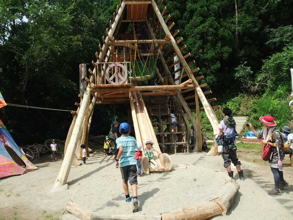 昨年より大型化した遊具。