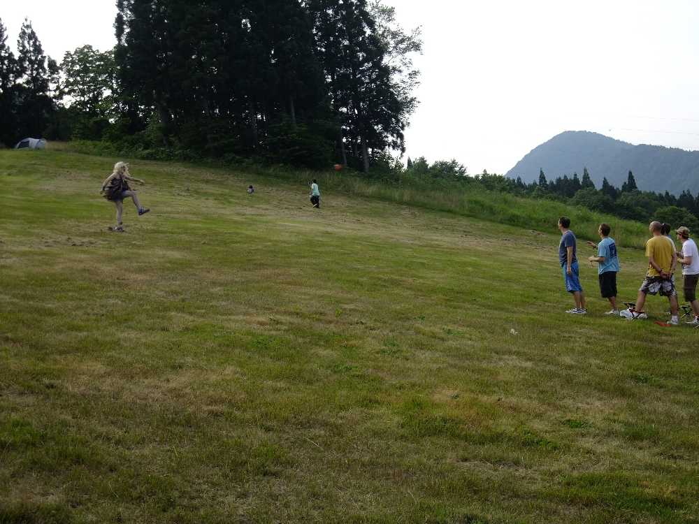 サッカーができるほど広い。
