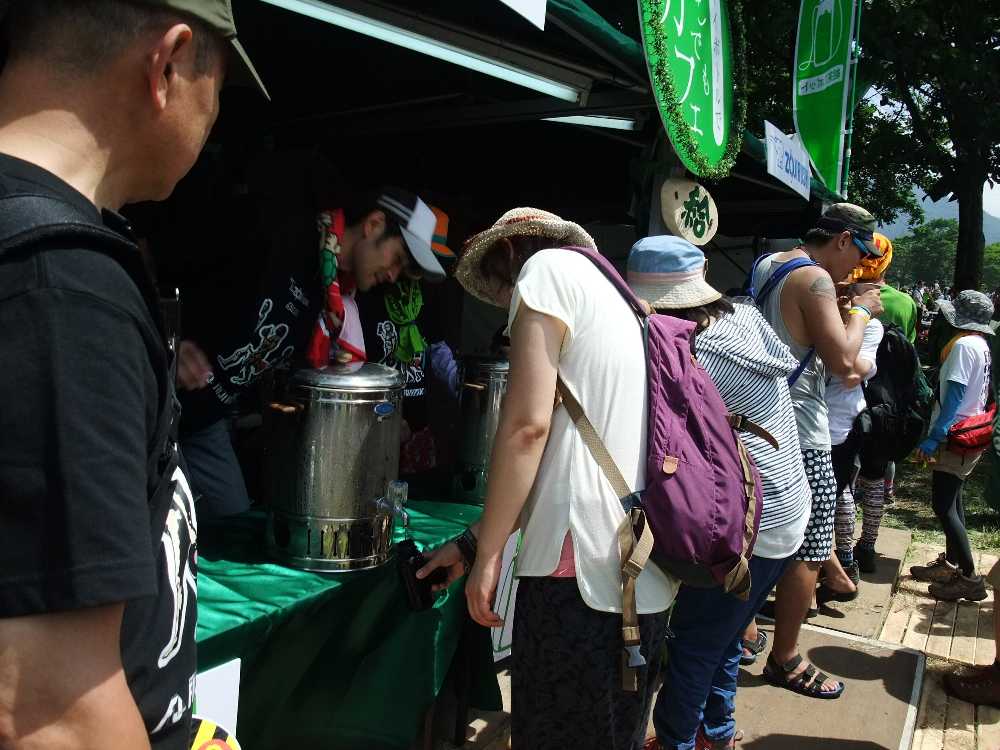 自分で給水する。