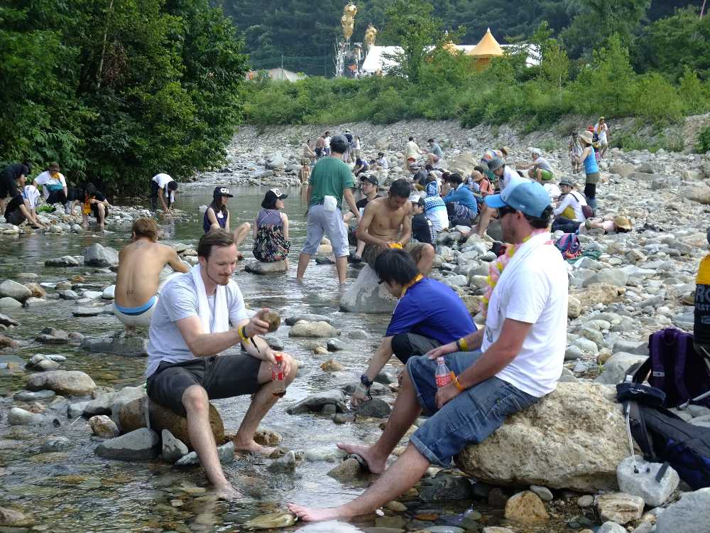 外国人のグループ。