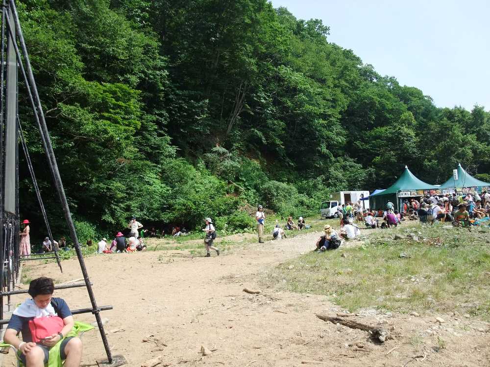 今年からスクリーンが奥に移動した。