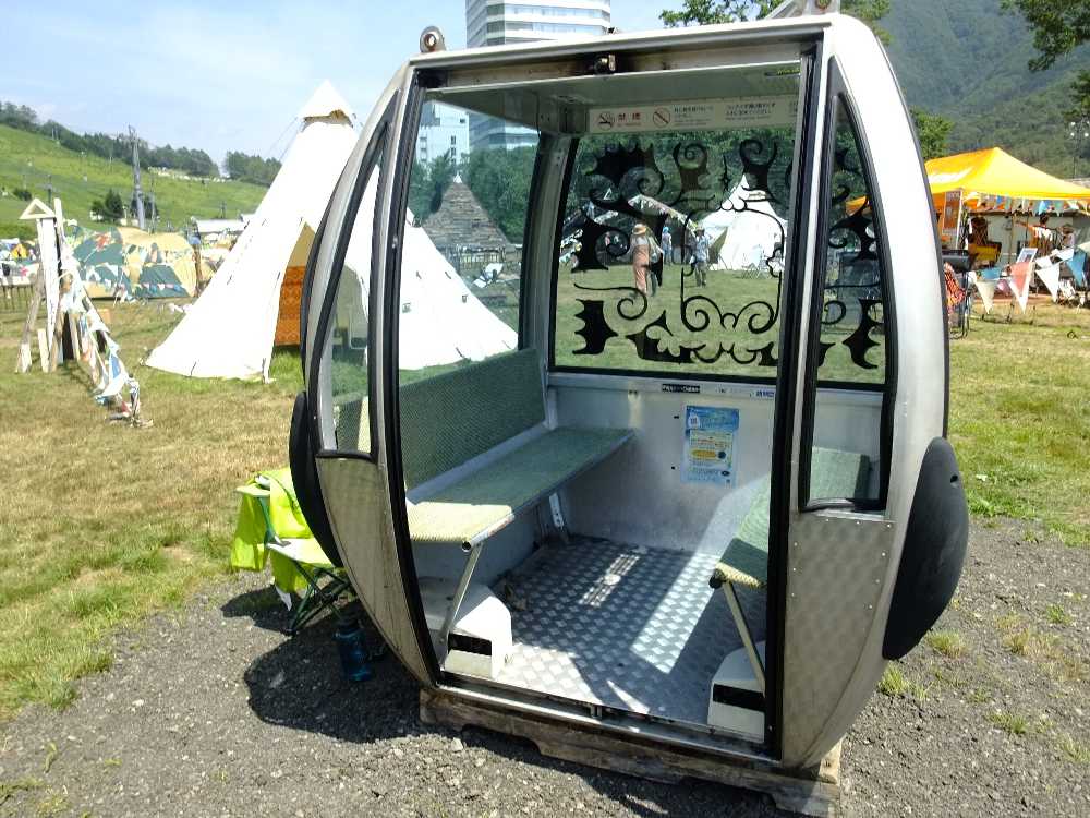 スキー場で使えなくなったゴンドラか。