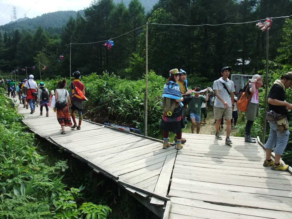 左がグリーンステージ行き。