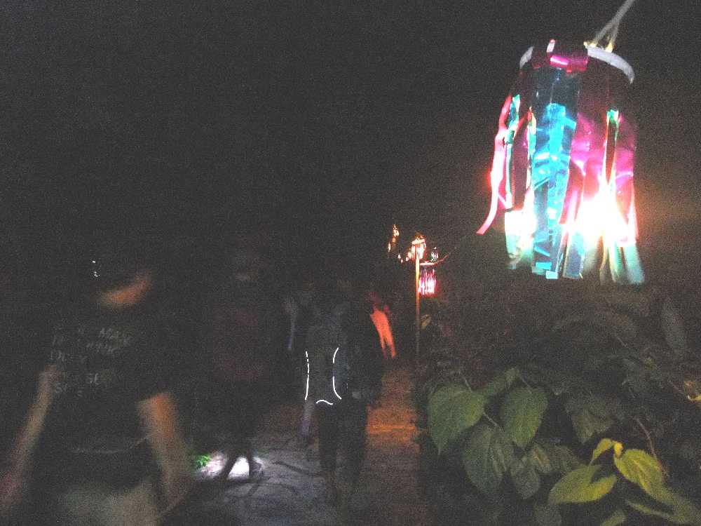 ボードウォークの電灯。強引に明るく修正。