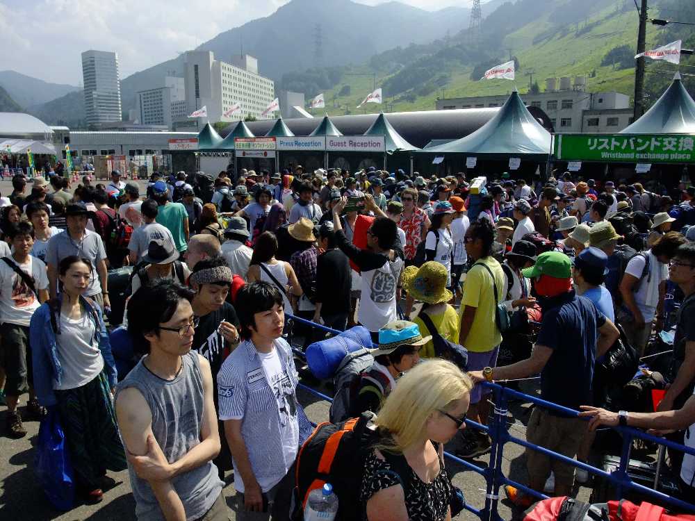 前夜祭午後2時半前。