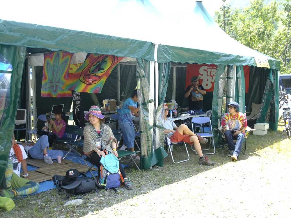 入場ゲート前の駐輪場。