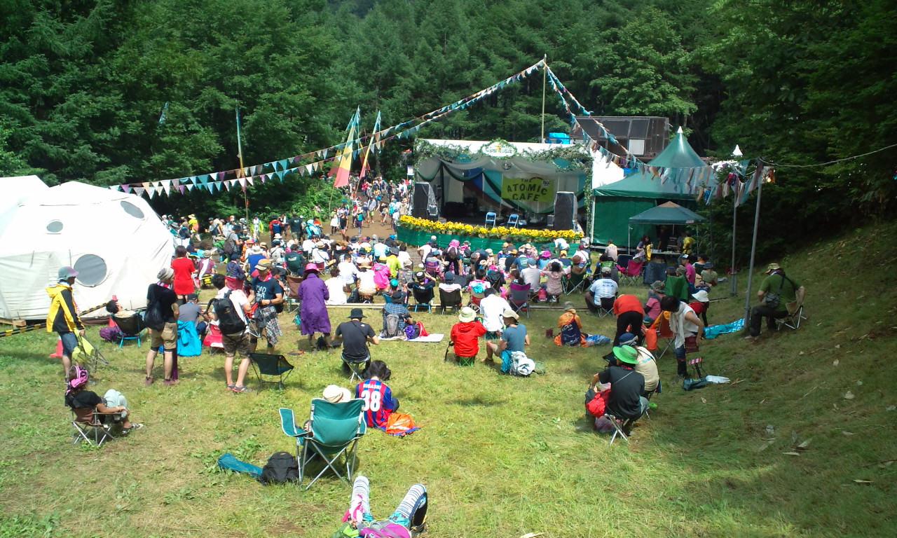 アバロンフィールドのステージがジプシーアバロン。