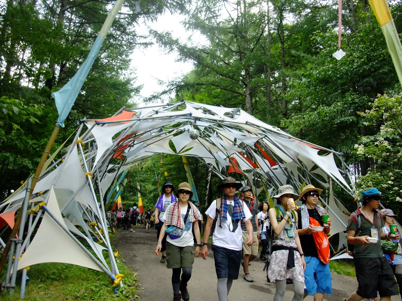 路面は今年から舗装されています。