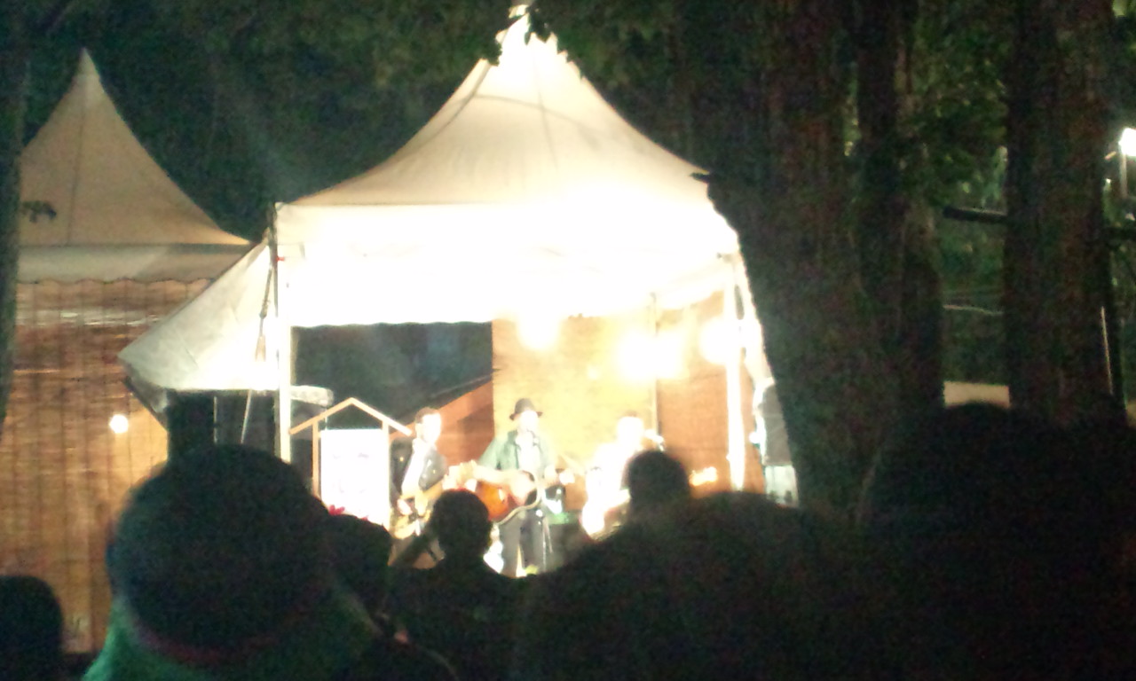 苗場食堂のライブ。