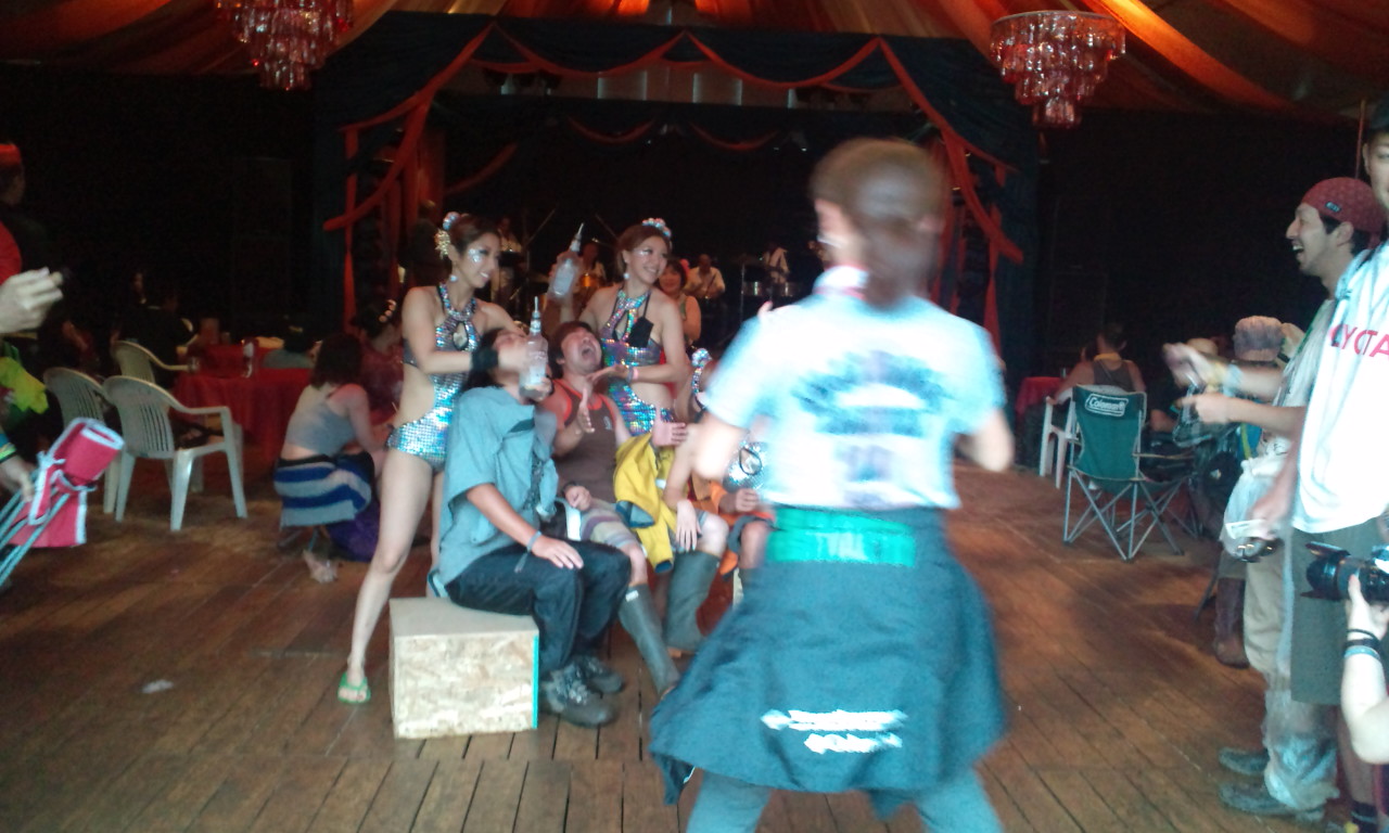 カフェドパリのイメージは基本的に享楽です。