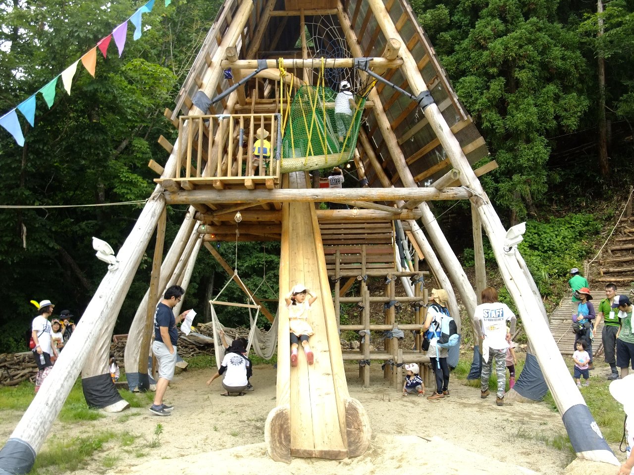 昨年から巨大化した滑り台。