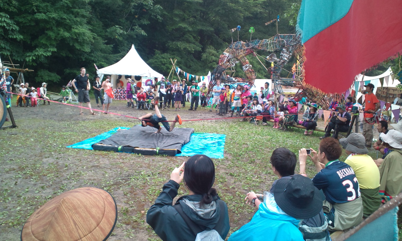 曲芸をしていました。