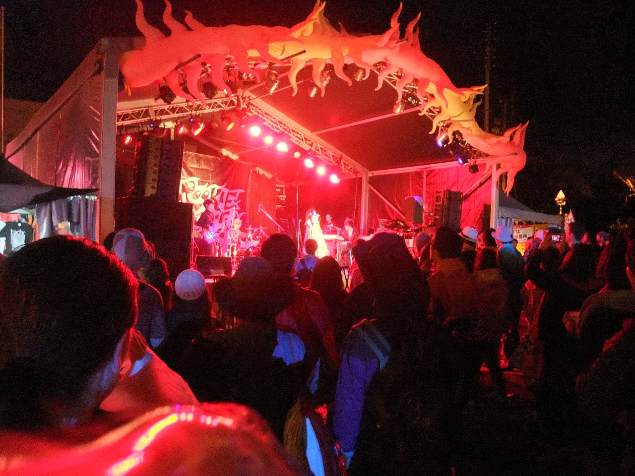 土曜日午前1時ごろ、金曜深夜の出演者です。