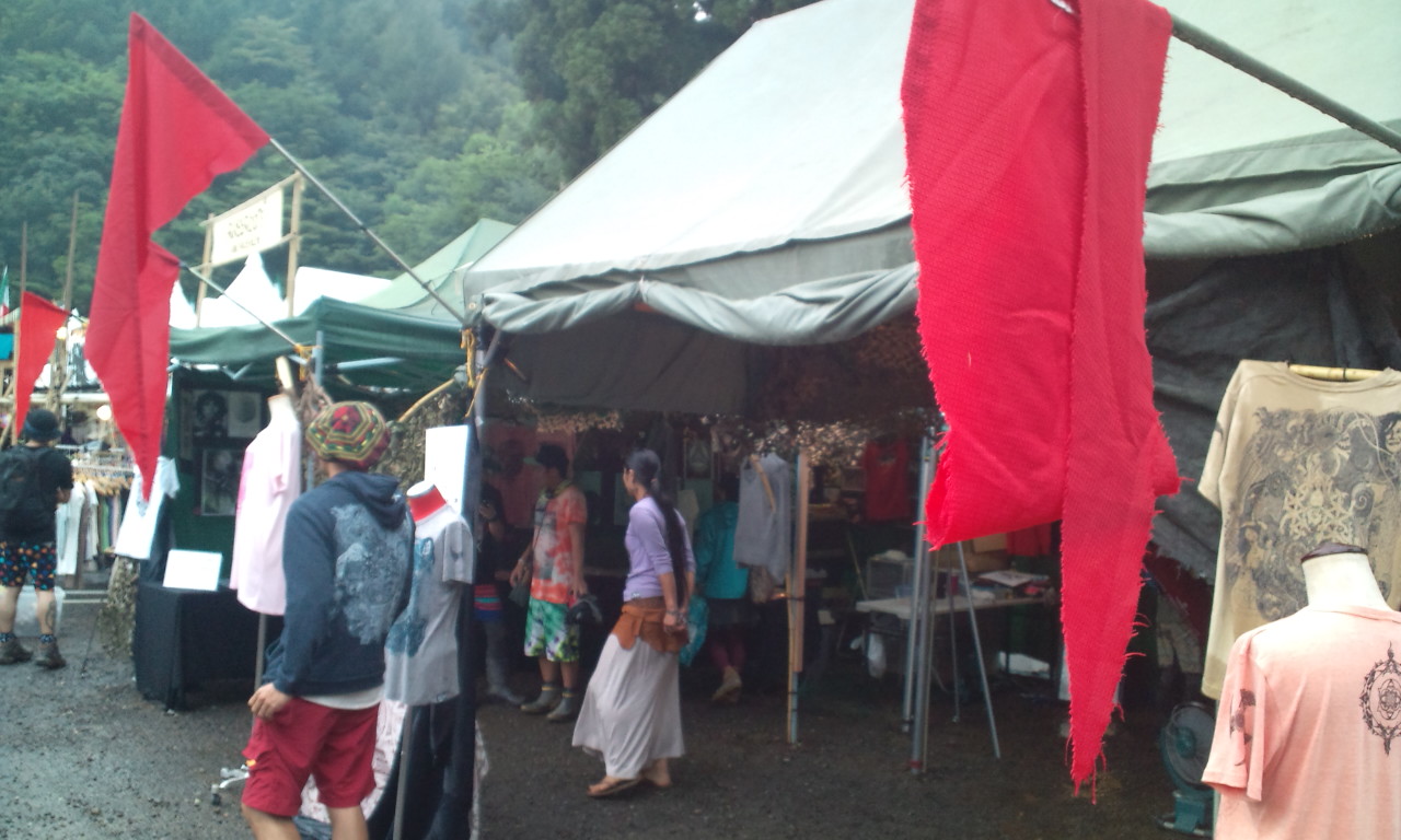 衣料品店その2。