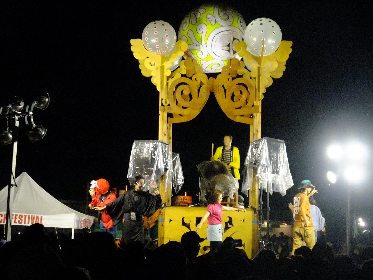 雨がやんだので苗場音頭をやっています。