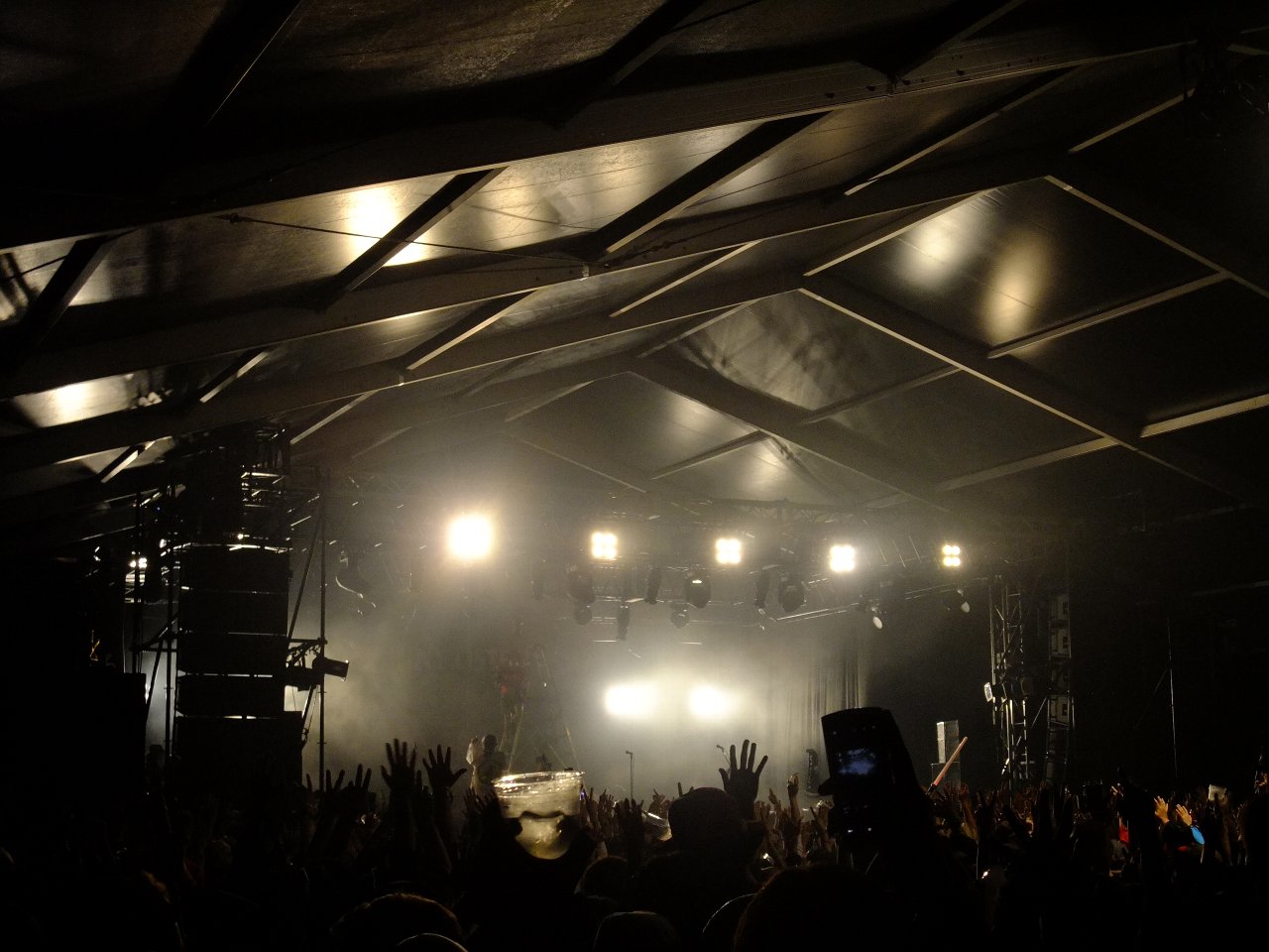 前夜祭のライブでの、いつもの写真撮影。