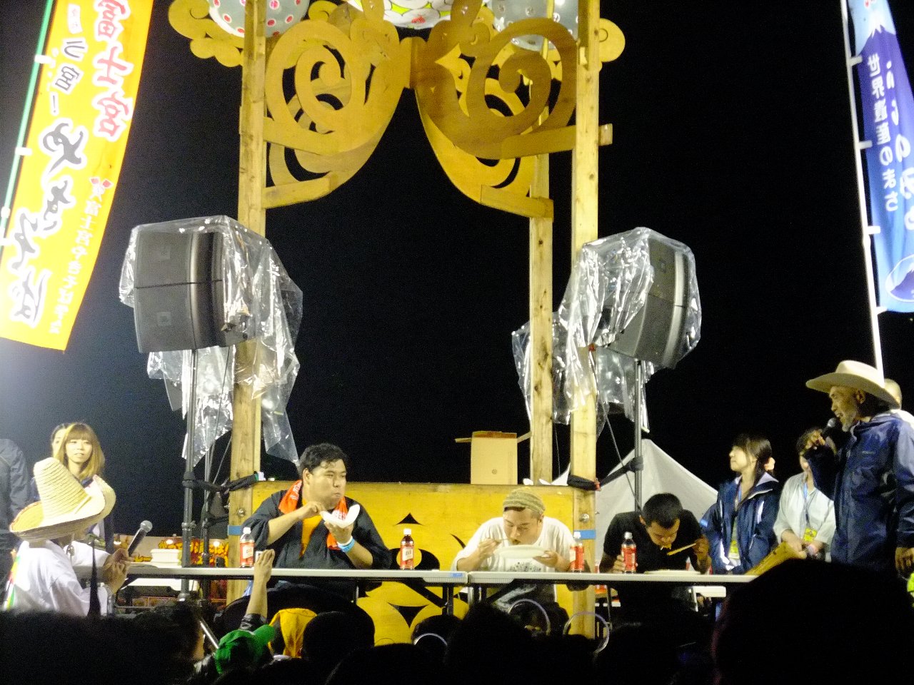 早食い競争の決勝。