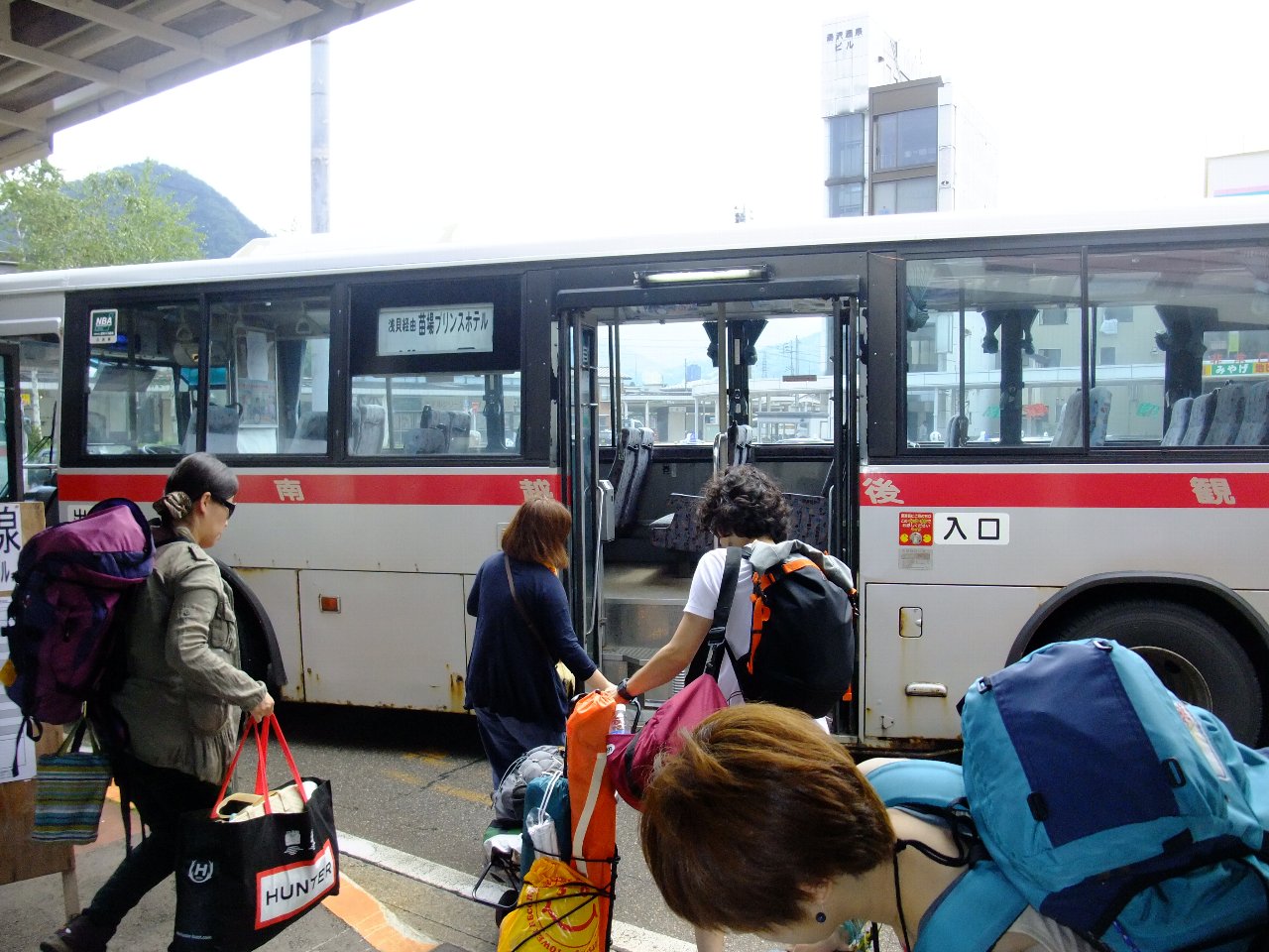 地方の路線バスのなので便数は少ない。