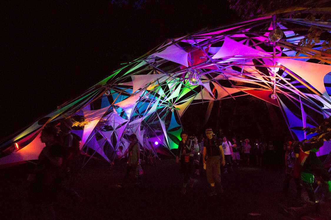 時間によって色は変わる。