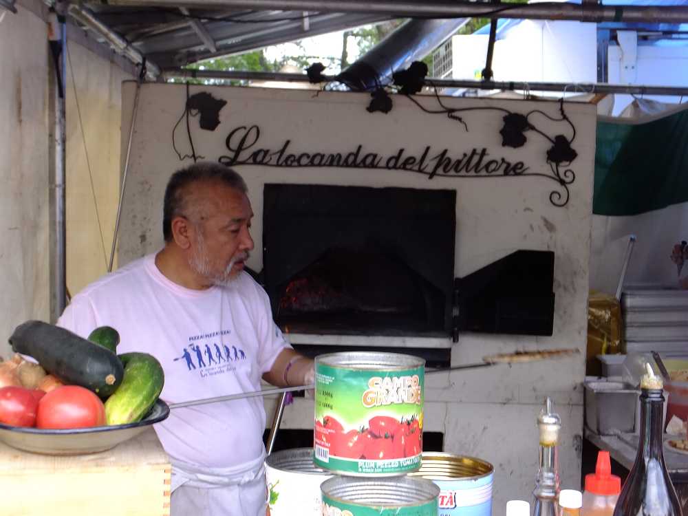 ナンやピザを焼くための窯持ち込みはそれほど珍しくなくなった。