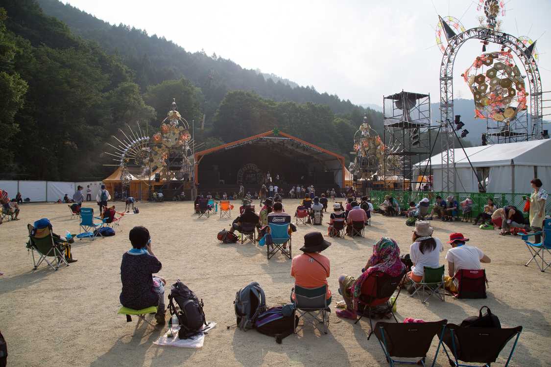 土曜の午後4時35分ごろ。ナラシラト公演終了後。