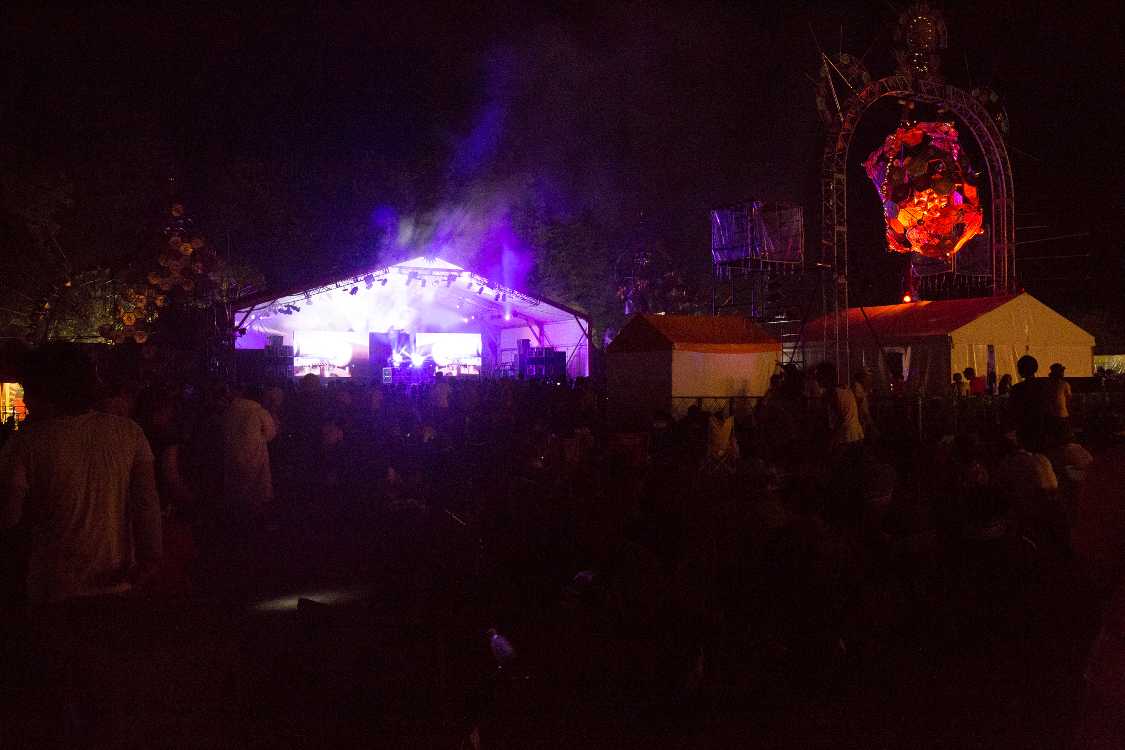 土曜の午前1時50分ごろ。金曜の深夜。