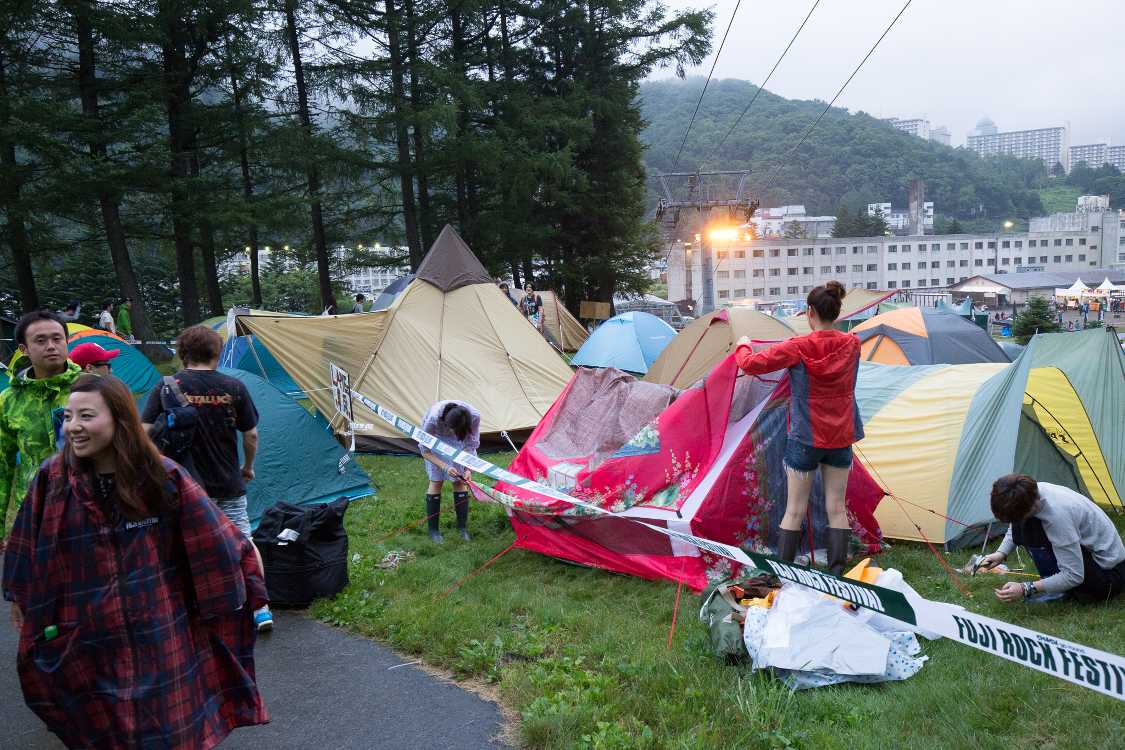 右側はレディースサイトの仕切り。