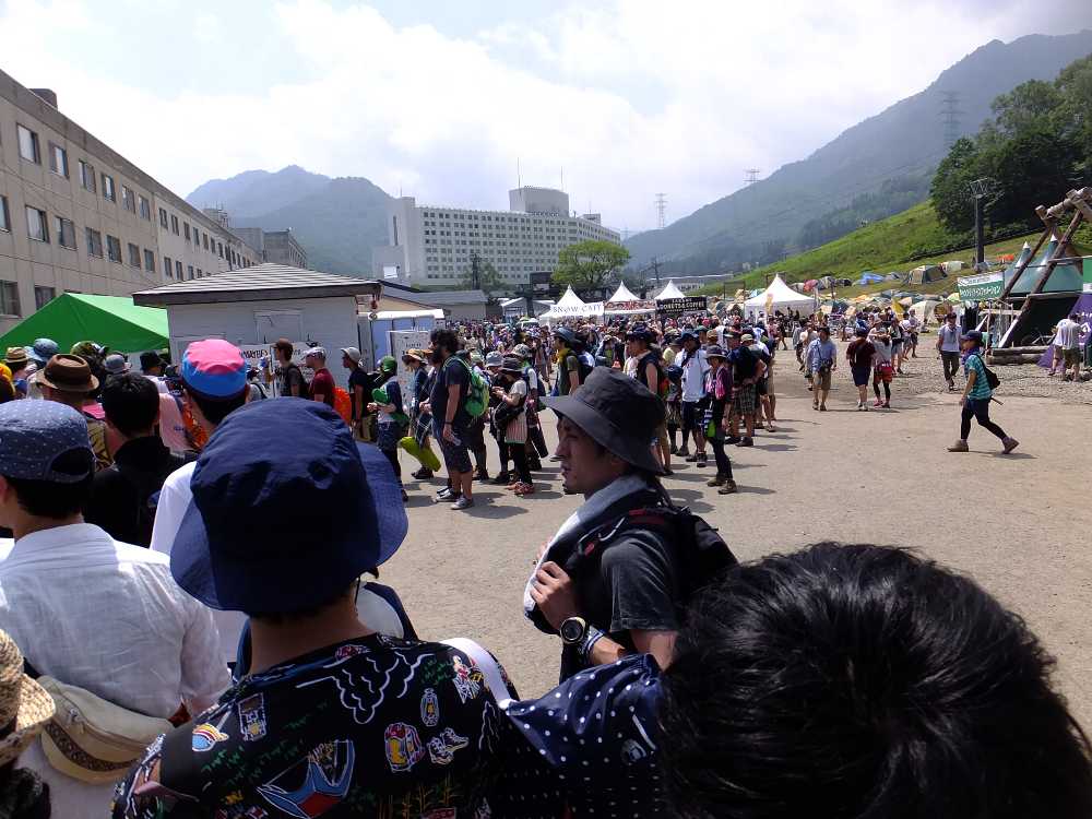 ピラミッドガーデン、ムーンキャラバン、プリンスホテル方面からも多数。