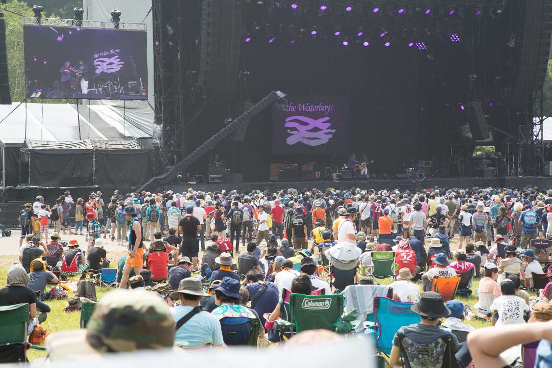 土曜、午後2時からウォーターボーイズの公演。