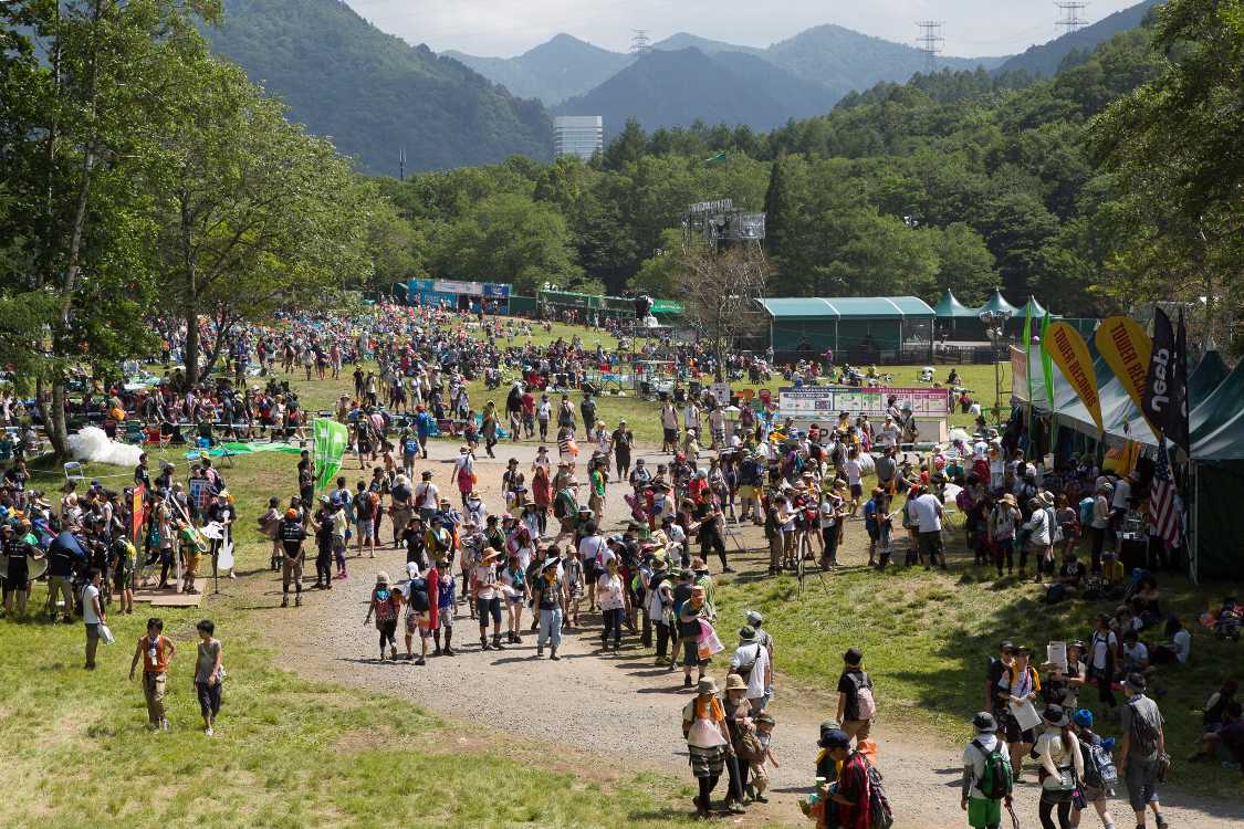 金曜の午後1時50分ごろ。ルミニアーズとハンター・ヘイズの間。