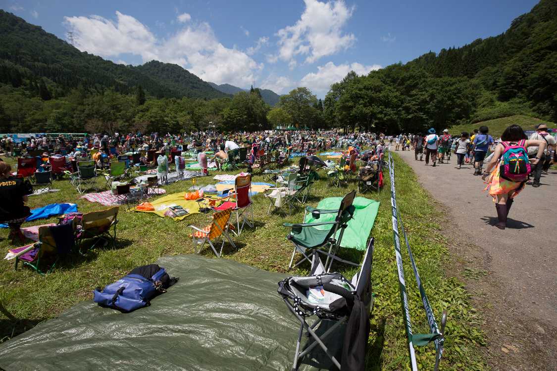 近くを浅貝川が流れているということは、その近辺が谷になっている。そのことがよくわかる山の傾斜です。