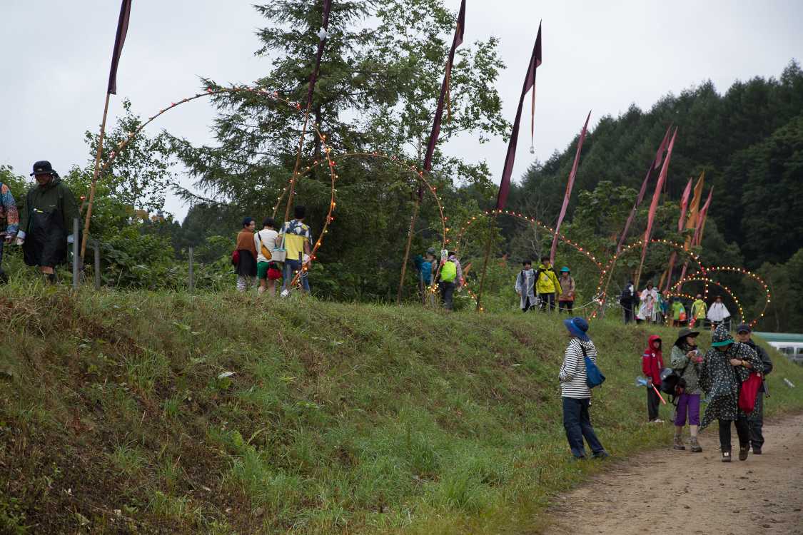 午後6時40分ごろ。電球の輪になってきた。