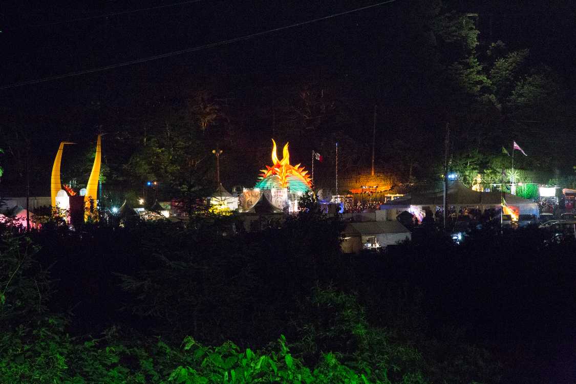 キャンプサイトから。