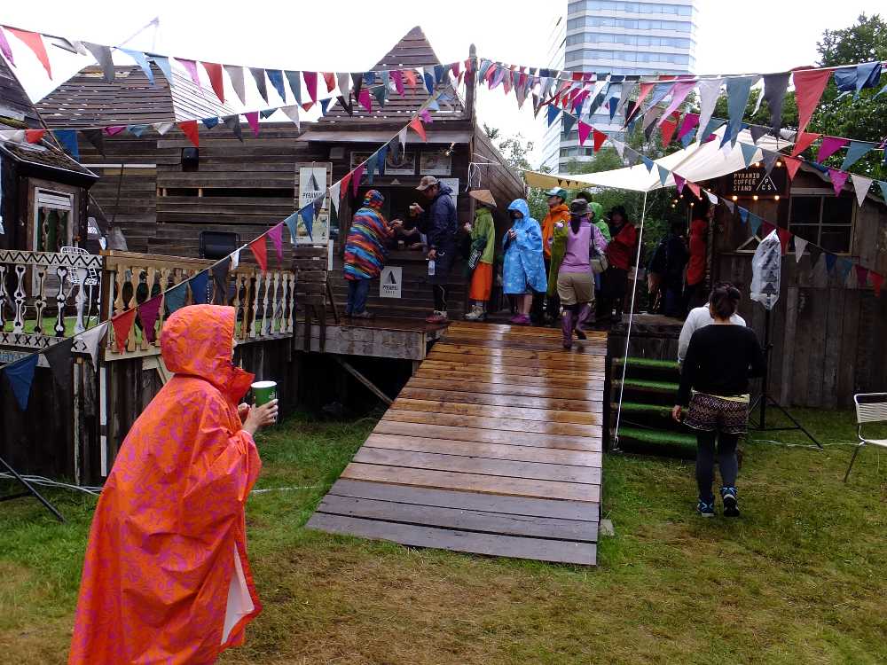 今年はピラミッドガーデンに飲食店が少なかった。