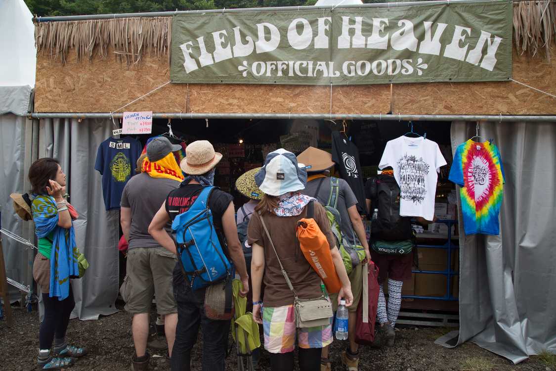 フィールド・オブ・ヘブン出演者の公式グッズ売り場。
