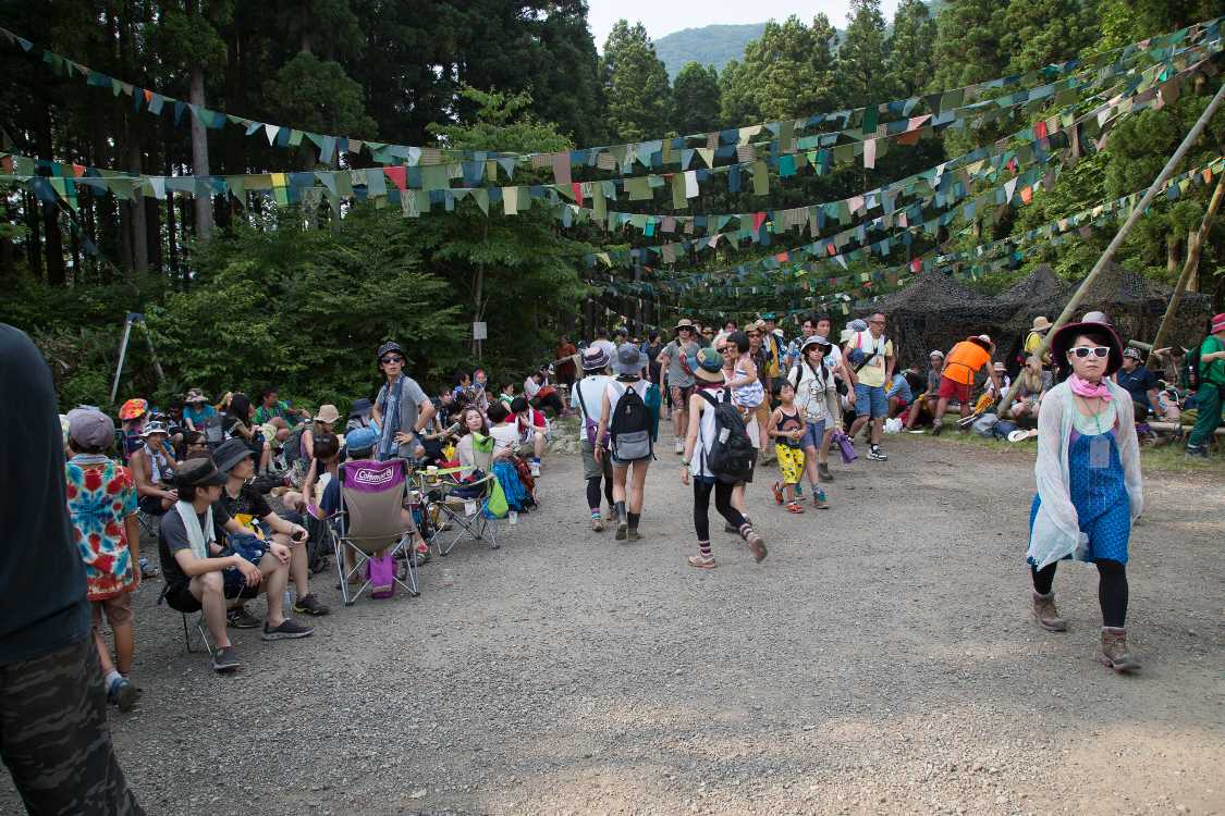 オレンジコート側。