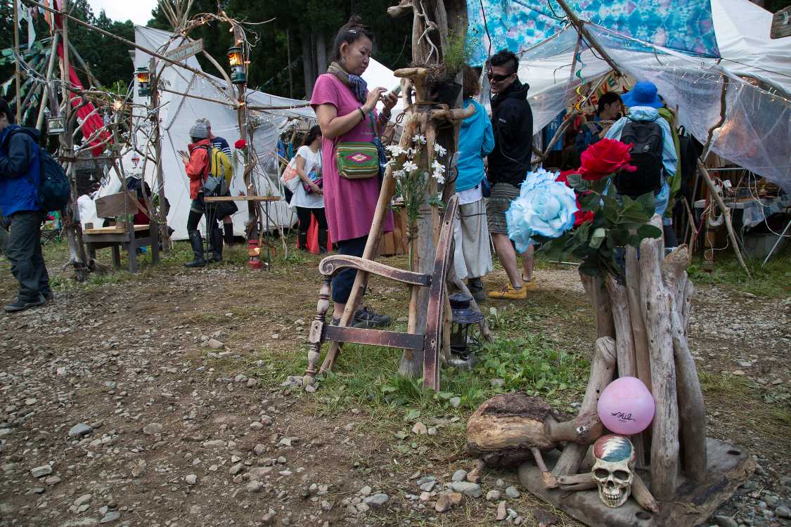 右下に立体のグレイトフル・デッド。