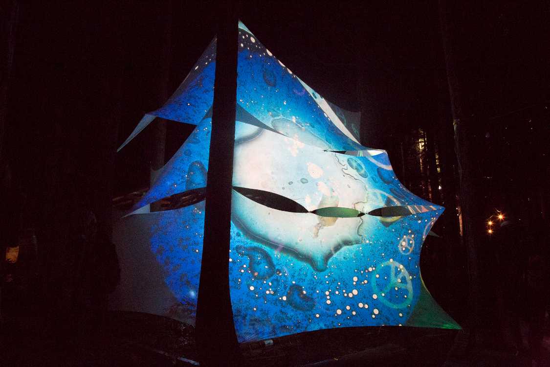 木道亭付近での投影。