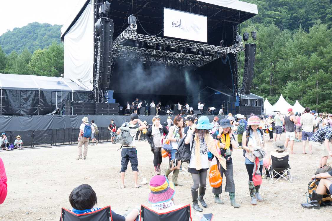 大型ステージはグリーンステージとホワイトステージの2つと言ってよい。