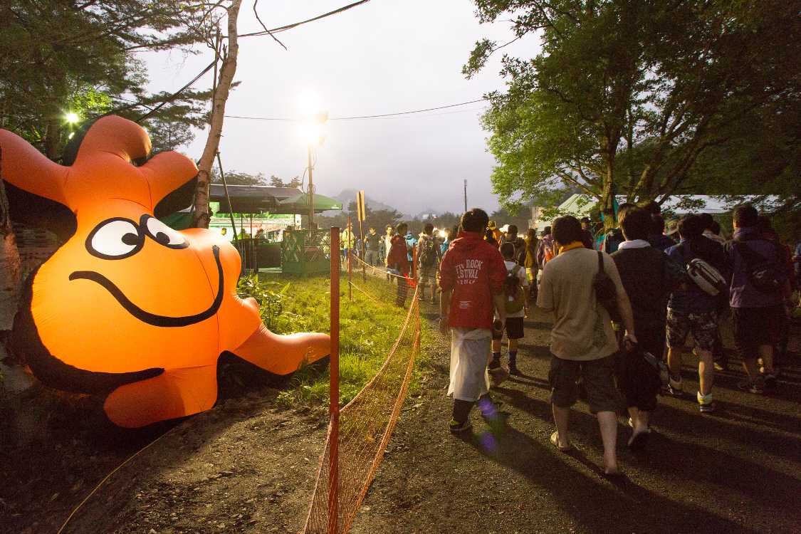 オアシスエリア前。