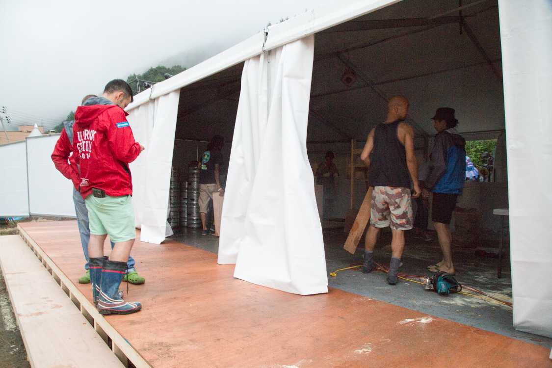 パレスオブワンダーのベガスインミルクは例年どおり設営途中。