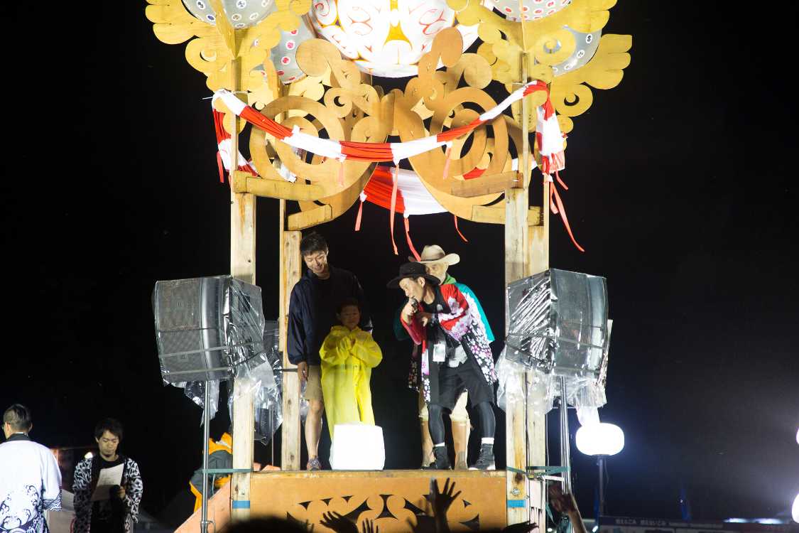 ８歳の子とその父。