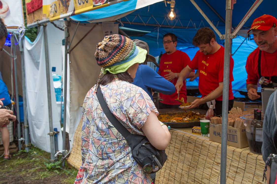 パエリャ&サングリア。